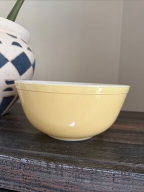 Pyrex Town & Country Yellow 403 Nesting Mixing Bowl 2.5 Quart Rare Hard To Find